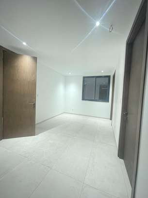 F6 à louer sur la corniche ouakam 385 m² neuf image 4