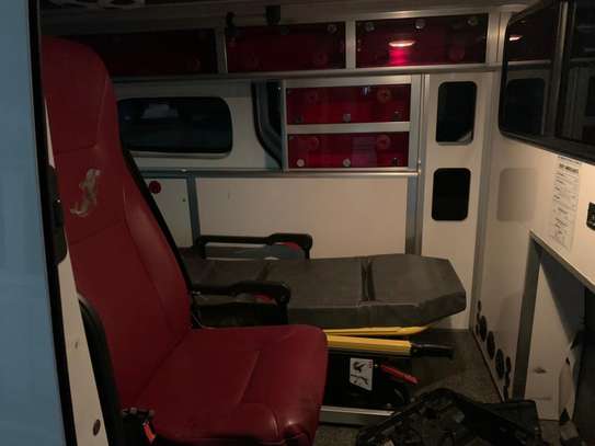Ambulance Opel vivaro image 12