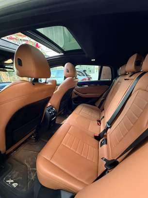 BMW X4 image 12