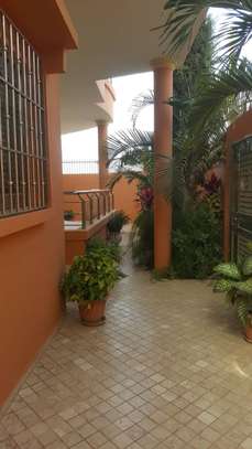 Villa R+2 aux Almadies image 5