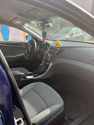 Hyunday Sonata 2014 image 2
