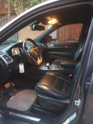 Jeep grand cherokee overland image 5