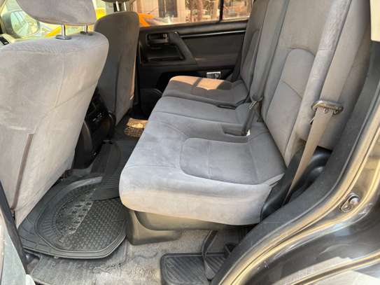 Toyota land cruiser image 9