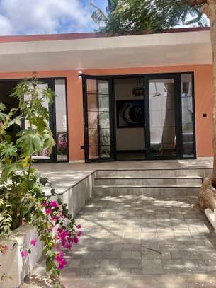 Villa à louer au point E image 5