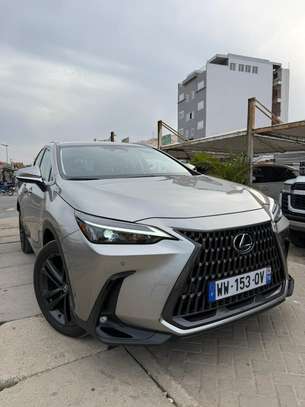 Lexus NX 300h hybride 2022 gris métallisé image 6