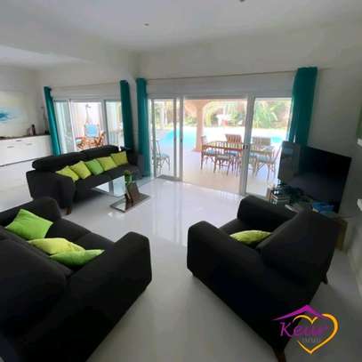 Villa harmonie et exotisme à vendre à Ngaparou image 3