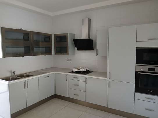BEL APPARTEMENT DE 04 CHAMRES AU POINT E image 5