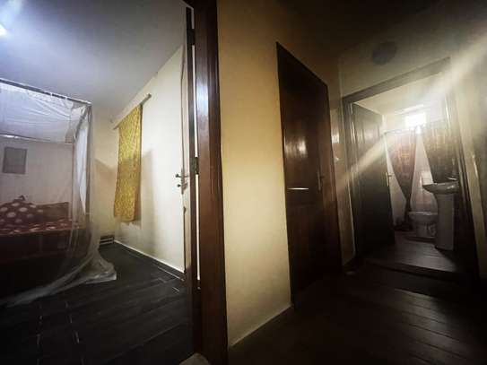 Chambre meublée et climatisée image 6