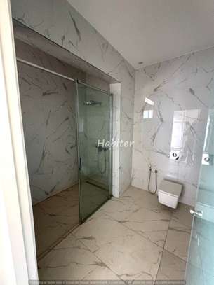 Duplex haut standing à louer vide aux Almadies image 8