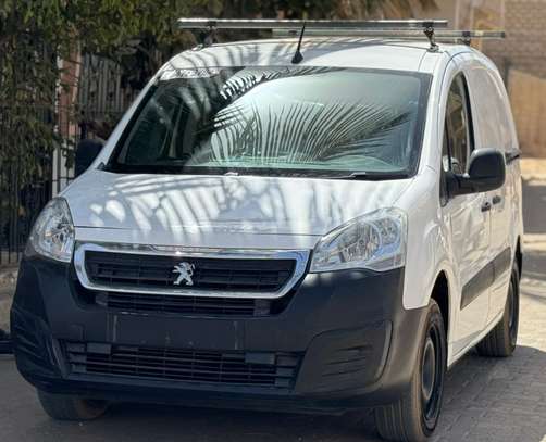 Peugeot Partner image 2