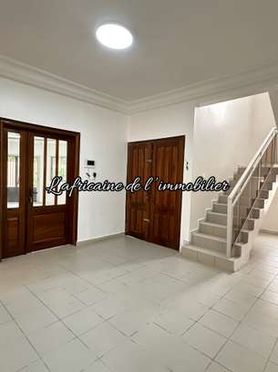 VILLA R+2 À LOUER – VIRAGE, À 2 PAS DE LA MER image 2