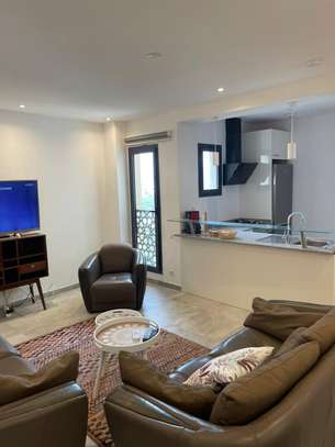 STUDIO MEUBLÉ À LOUER POINT E image 5
