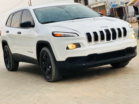 Jeep Cherokee image 4