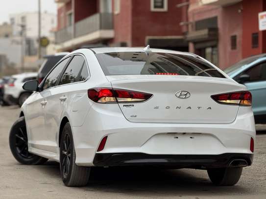 Hyundai Sonata Venant image 6