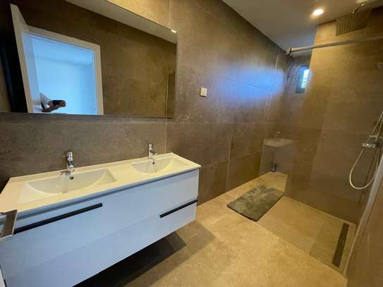 Bel appartement à louer à fann résidence image 9