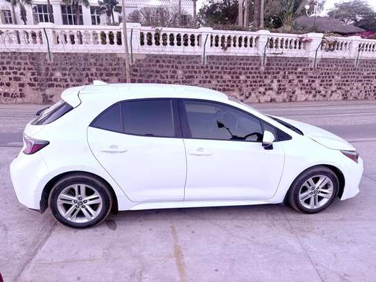 2020 Toyota Corolla SE HATCHBACK image 4