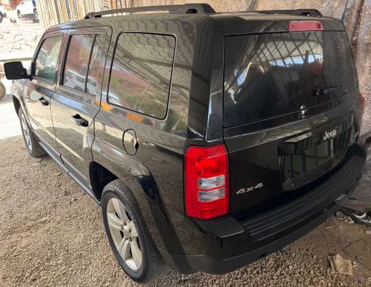 Jeep Patriot Latitude 4x4 image 5