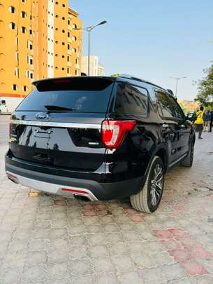 Ford Explorer Limited 2017 image 3