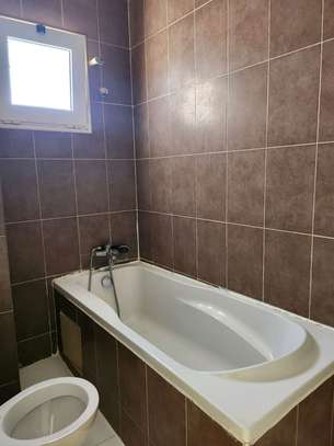 Appartement f4 avec piscine commune au 4 e étage image 15
