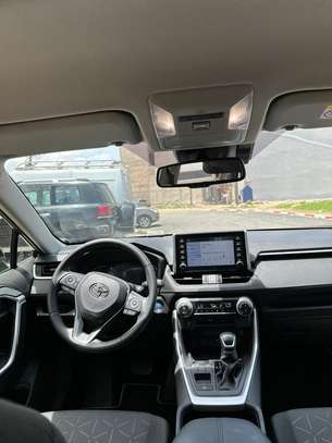 TOYOTA RAV4 HYBRID image 7