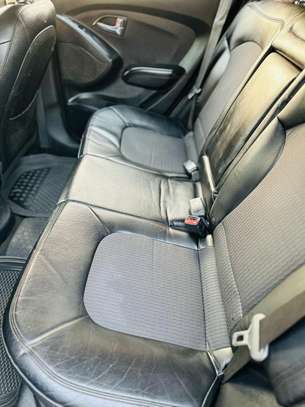 Hyundai tucson image 2