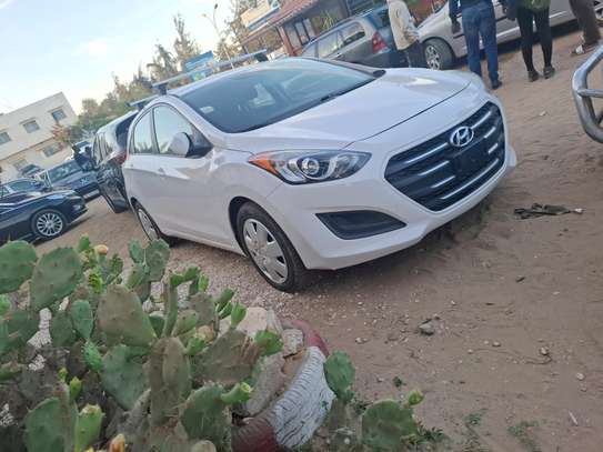 Elantra gt image 2