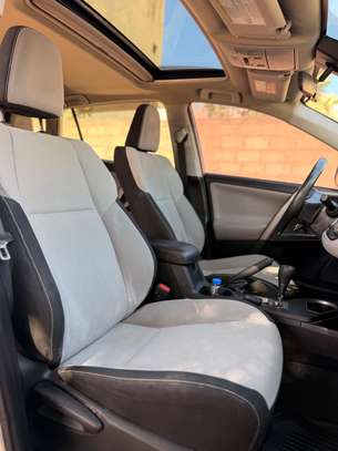TOYOTA RAV4 XLE AWD 2018 image 8