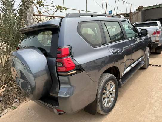 Toyota Prado image 5