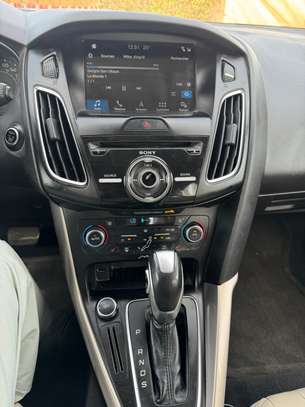 Ford Focus Titanium image 5