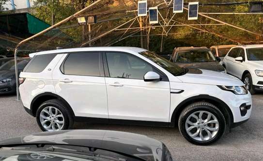 Land  Rover Discovery Sport image 4