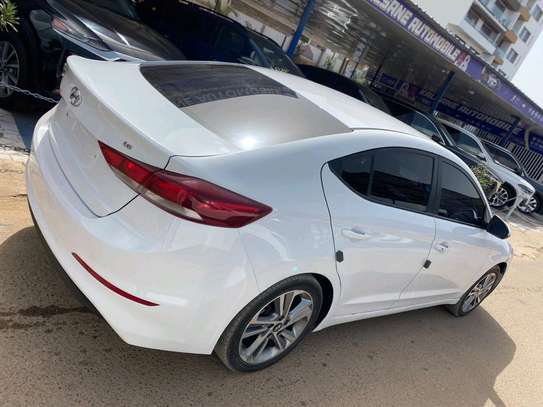 Hyundai avante 2018 image 5