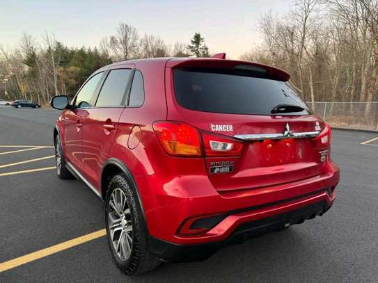 Mitsubishi Outlander image 4