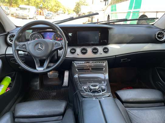 Mercedes E200d image 13
