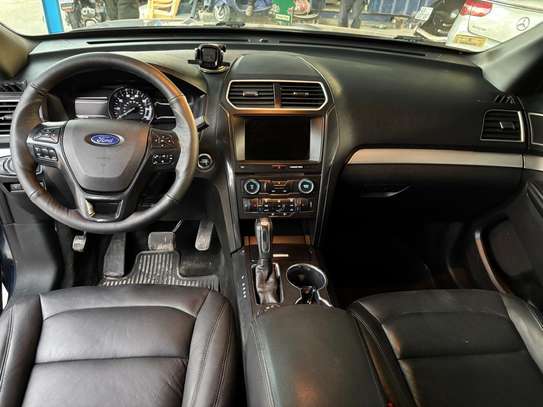 Ford Explorer XLT 4WD 7 places image 6