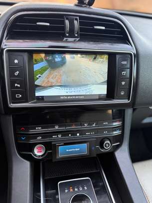 JAGUAR f-Pace image 14