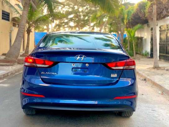 Hyundai Elantra  2017 image 3