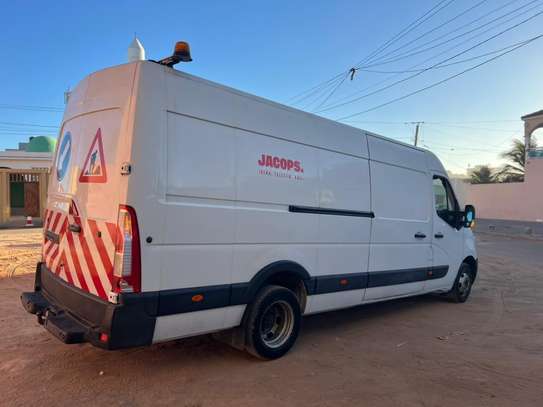 renault master image 1