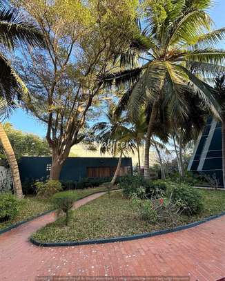 Superbe Villa à louer aux Almadies image 4