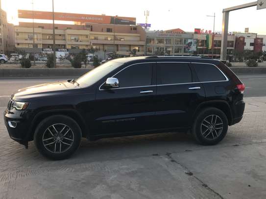 Jeep Grand Cherokee image 3