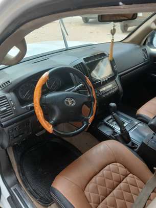 LAND CRUISER image 8