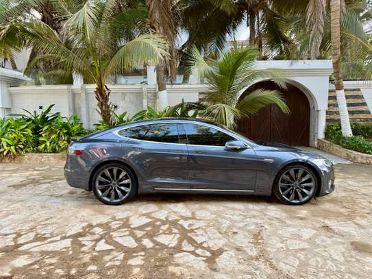 Tesla model s image 11