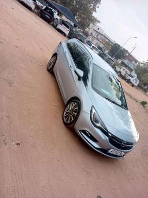 opel astra 2017 image 2