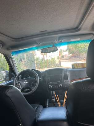 Mitsubishi PAJERO 2012 3.2 DID image 8