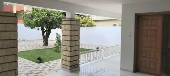 Maison d'Exception à Louer au Point E image 6