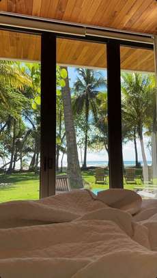 MAISON D’EXCEPTION – PIEDS DANS L’EAU image 3