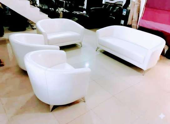 Salon de 8 please à bon état èt bon prix image 2