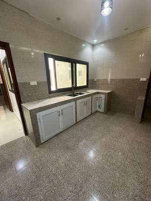 APPARTEMENT À LOUER – ALMADIES, ZONE DE RECASEMENT image 11