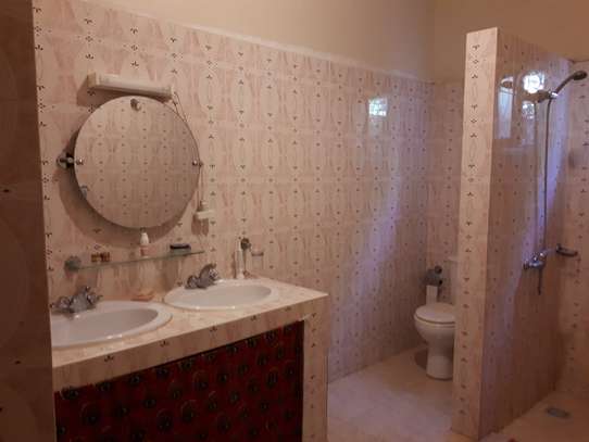 SALY : Splendide Villa Meublée de 198 m² proche Mer à vendre image 5