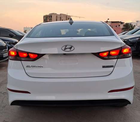 Hyundai Elantra 2018 image 10