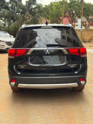 Mitsubishi Outlander 2017 image 8